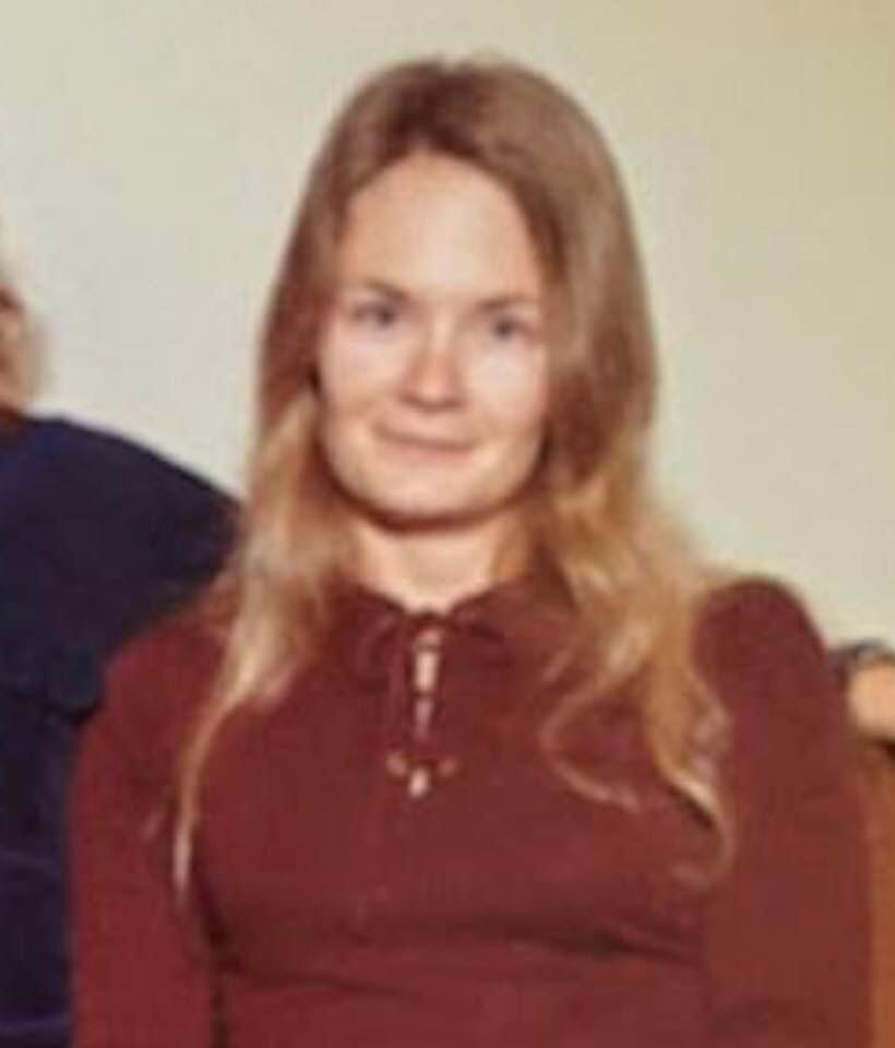 Laura in her early 20s